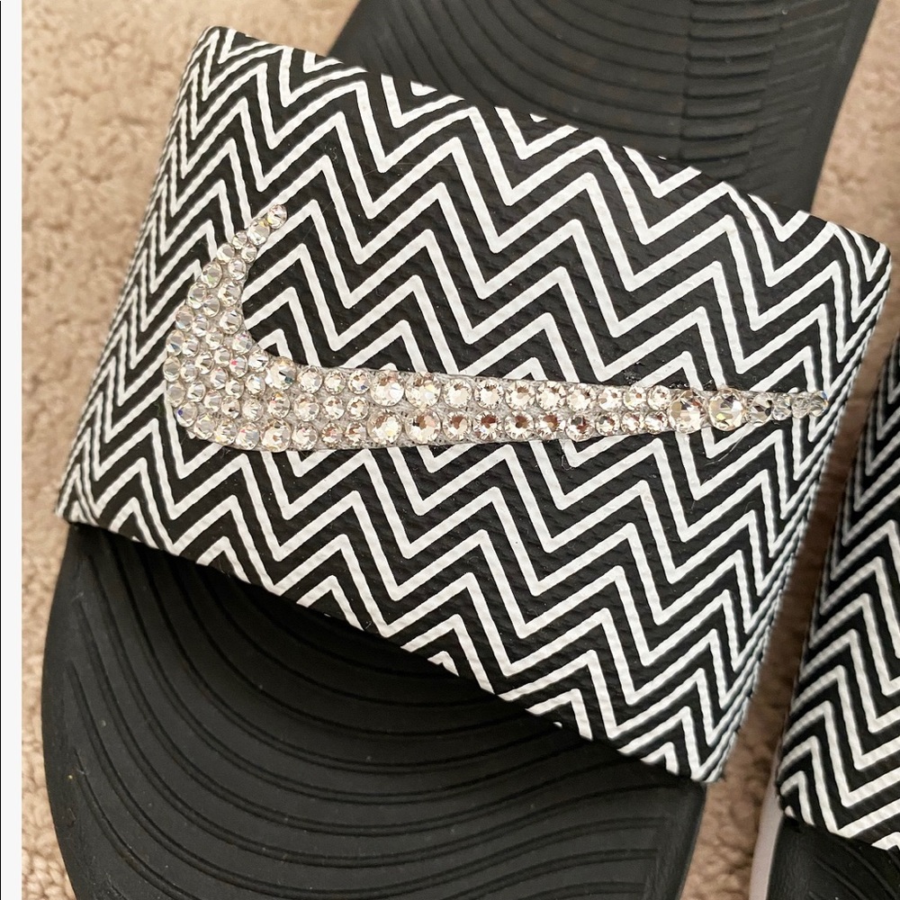 Women’s crystal Nike Kawa slides size 7